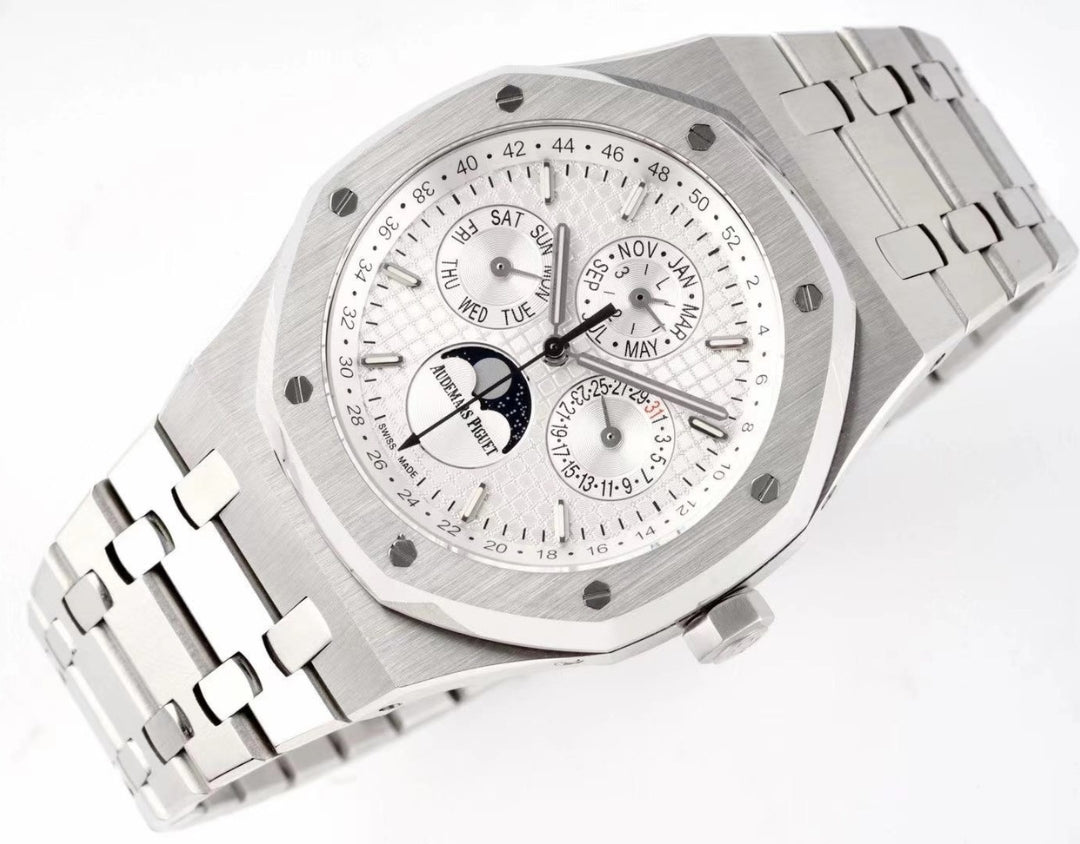 Audemars Piguet Royal Oak 26574 / 26606 – White & Silver Luxury Edition