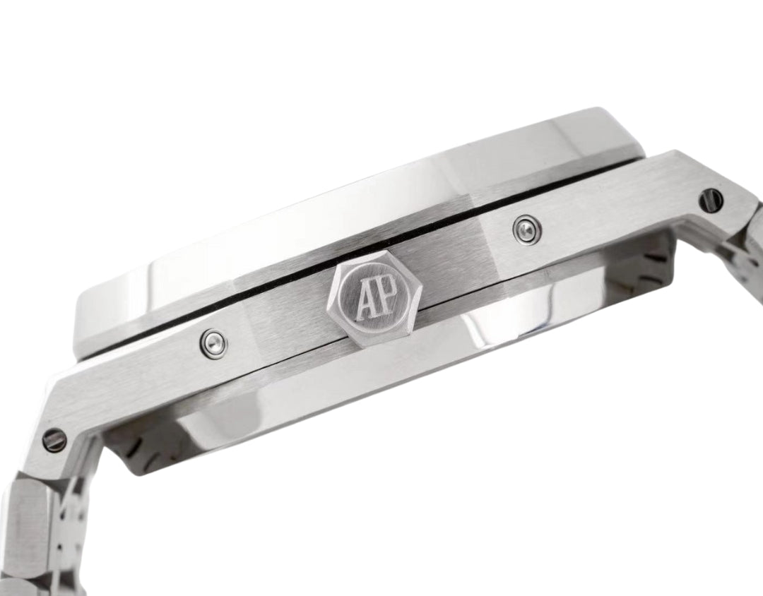 Audemars Piguet Royal Oak 26574 / 26606 – White & Silver Luxury Edition