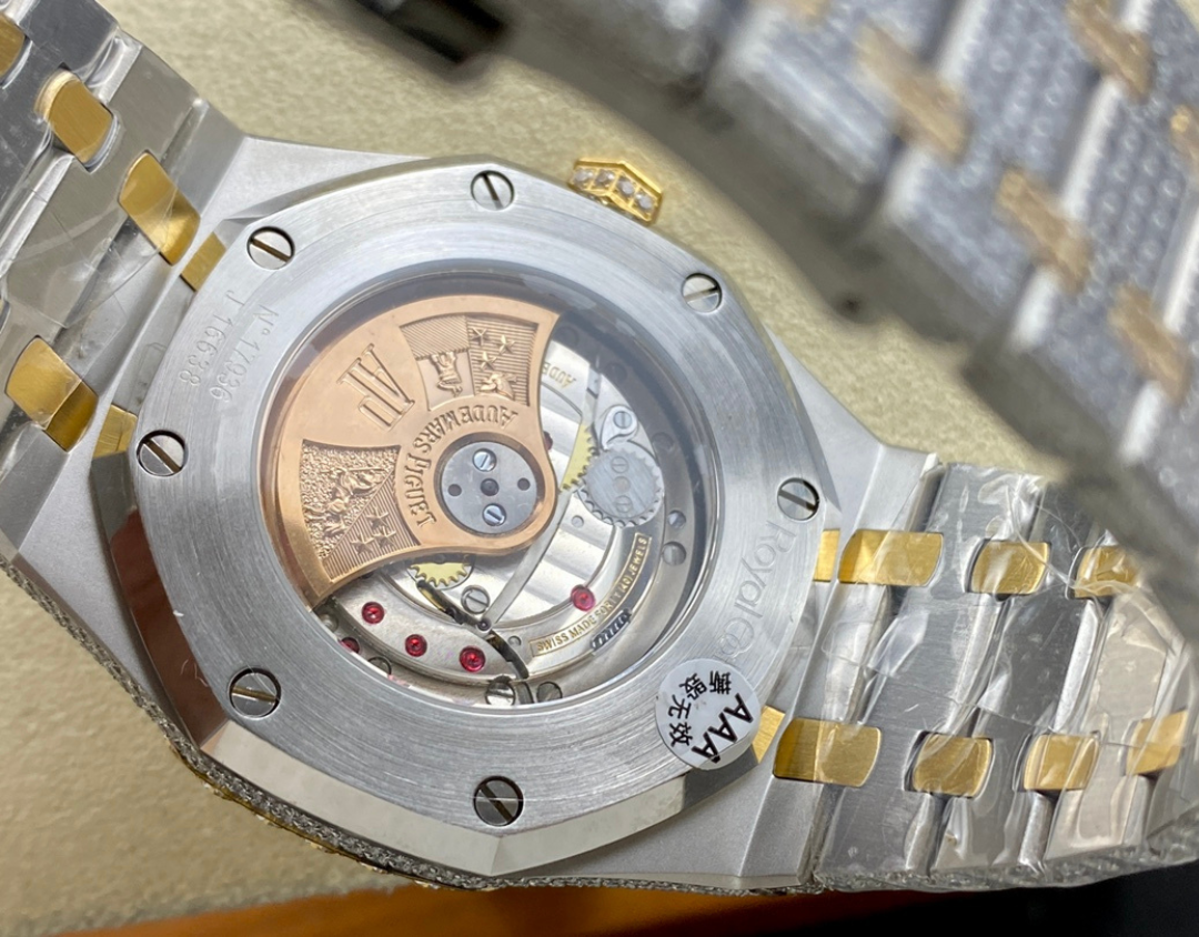 Royal Oak 15400 – Fully Iced Out (Gold & Diamond Silver)