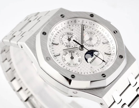Audemars Piguet Royal Oak 26574 / 26606 – White & Silver Luxury Edition