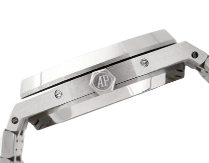 Audemars Piguet Royal Oak 26574 / 26606 – White & Silver Luxury Edition